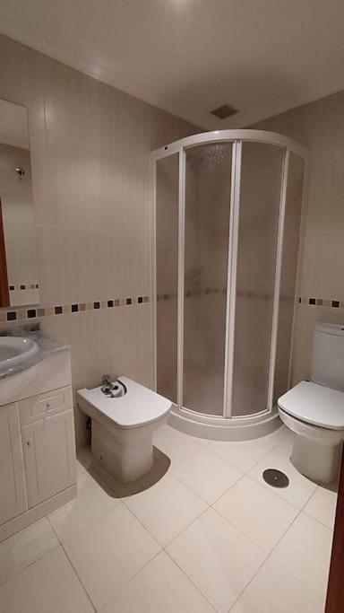 Apartamento En Foz. Primera Linea Playa Rapadoira Luaran gambar