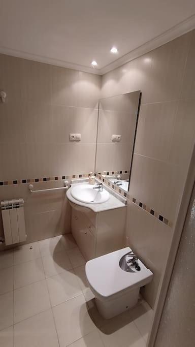 Apartamento En Foz. Primera Linea Playa Rapadoira Luaran gambar